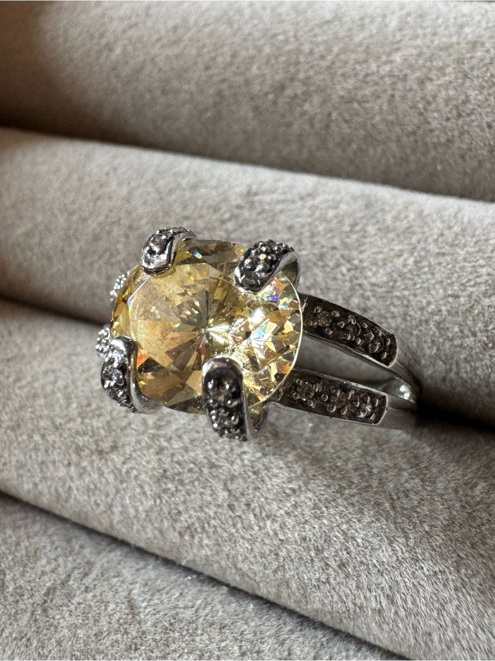 Victoria Wieck MEDA 925 Sterling Silver Canary Yellow CZ Ring Size 8